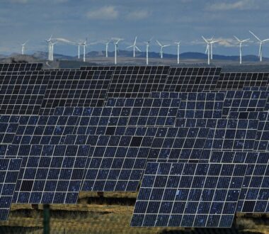 Το 30% της ενέργειας που παρήχθη παγκοσμίως το 2023 προήλθε από ανανεώσιμες πηγές
