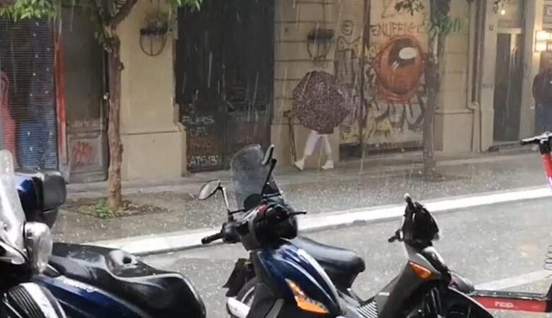 Βροχή και χαλάζι προκάλεσαν χάος στην Θεσσαλονίκη