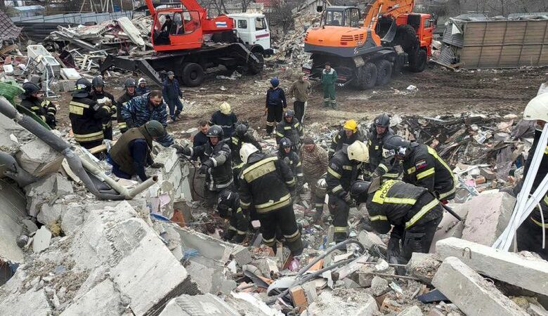 Τουλάχιστον επτά νεκροί και 15 τραυματίες από την κατάρρευση κτιριακού συγκροτήματος διαμερισμάτων στο Μπέλγκοροντ