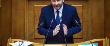 Ανδρουλάκης στη Βουλή: Ομολογία αποτυχίας για τη μείωση της ακρίβειας και επικοινωνιακό τέχνασμα η επιστολή στην Ούρσουλα φον ντερ Λάιεν