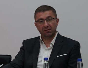 Νέα πρόκληση του Μίτσκοσκι: Σε μήνυμά του για την εορτή των Κυρίλλου και Μεθοδίου αποκαλεί τη χώρα του «Δημοκρατία της Μακεδονίας»