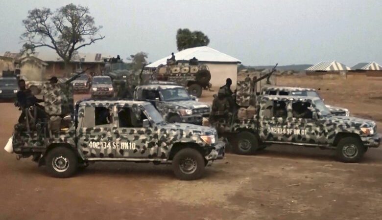 Οκτώ νεκροί και τουλάχιστον 150 απαχθέντες από επιδρομή ενόπλων σε χωριό στην κεντρική Νιγηρία