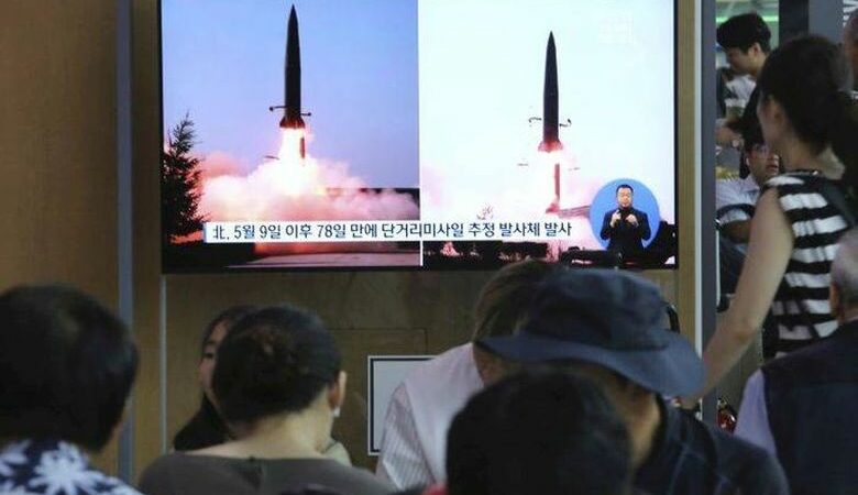 Η Βόρεια Κορέα εκτόξευσε έναν πύραυλο που εξερράγη εν πτήσει