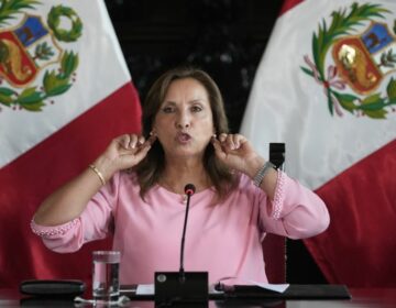 Περού – «Rolex-gate»: Η εισαγγελία καταθέτει στο Κογκρέσο «συνταγματική προσφυγή» εναντίον της προέδρου Μπολουάρτε