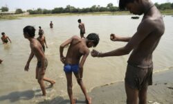 «Ψήνεται» η Ινδία: Θερμοκρασία-ρεκόρ 52,3 βαθμών Κελσίου καταγράφηκε στο Νέο Δελχί