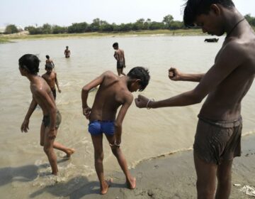 «Ψήνεται» η Ινδία: Θερμοκρασία-ρεκόρ 52,3 βαθμών Κελσίου καταγράφηκε στο Νέο Δελχί