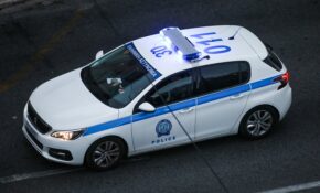 Εισβολή κουκουλοφόρων σε ημερίδα στη Νομική – Τραυματίστηκε ένας φοιτητής