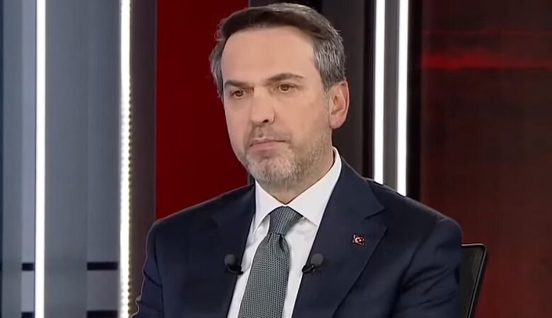 Νέες προκλήσεις από τον υπουργό Ενέργειας της Τουρκίας: «Θα συνεχίσουμε πεισματικά τις έρευνες στη Γαλάζια Πατρίδα»