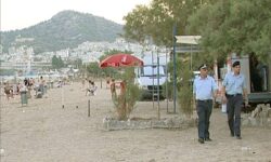 ΟΠΚΕ και αστυνομικοί με δίκυκλα θα περιπολούν στις παραλίες μετά την ληστεία σε «απευθείας σύνδεση» στον Άλιμο