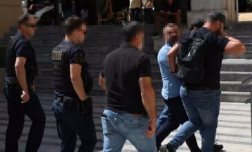 Ανατροπή στην υπόθεση δολοφονίας πριν 17 χρόνια στο Ηράκλειο – Μάρτυρας επιβεβαιώνει τον πατέρα του κατηγορούμενου για το αποτύπωμα