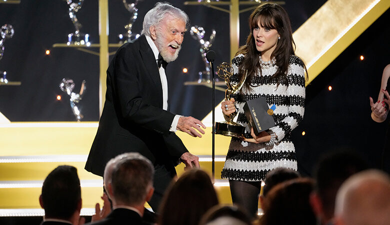 Ο Ντικ Βαν Ντάικ στα 98 του χρόνια έγινε ο γηραιότερος νικητής των Daytime Emmy Awards
