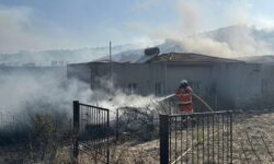 Εκτός ελέγχου μεγάλη φωτιά στην Πάφο: Κάηκαν κατοικίες – Εκκενώθηκαν χωριά