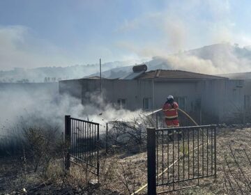 Εκτός ελέγχου μεγάλη φωτιά στην Πάφο: Κάηκαν κατοικίες – Εκκενώθηκαν χωριά