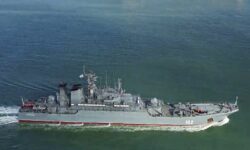 Ρωσικά πολεμικά πλοία εξασκούνται στη χρήση όπλων υψηλής ακρίβειας στον Ατλαντικό