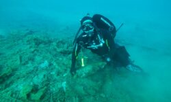 Αντιαρματική νάρκη βρέθηκε σε βάθος 1,5 μέτρου σε παραλία στο Καβούρι Βουλιαγμένης