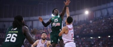 Basket League: Ο Παναθηναϊκός νίκησε τον Ολυμπιακό στο ΣΕΦ και ισοφάρισε 2-2 νίκες στους τελικούς