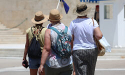 «Σκαρφαλώνει» στους 36 βαθμούς Κελσίου ο υδράργυρος την Παρασκευή