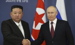 Η αμήχανη στιγμή από τη συνάντηση Πούτιν με Κιμ Γιονγκ Ουν – Παρεξηγήθηκαν για το ποιος θα μπει πρώτος στη… λιμουζίνα