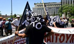 Συγκέντρωση διαμαρτυρίας των εργαζομένων της ΛΑΡΚΟ στο Σύνταγμα – «Δεν θα τους περάσει!»
