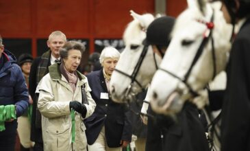 Βρετανία: Η πριγκίπισσα Άννα έπεσε από το άλογο και διακομίστηκε στο νοσοκομείο με διάσειση