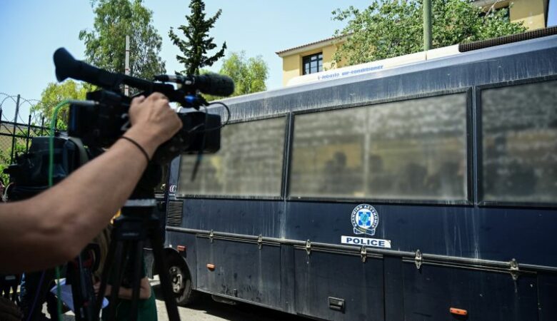 Ποινική δίωξη κατά του δημοσιογράφου της ΕΡΤ – Διώκεται για ενδοοικογενειακή απειλή κατά συρροή σε βαθμό πλημμελήματος