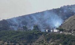 Φωτιά στην εθνική οδό Καλαμπάκας-Ιωαννίνων – Μήνυμα του 112 στους κατοίκους στο Ορθοβούνι Καλαμπάκας