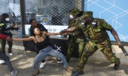 Νέες αντικυβερνητικές διαδηλώσεις στην Κένυα με επεισόδια και συγκρούσεις στο Ναϊρόμπι