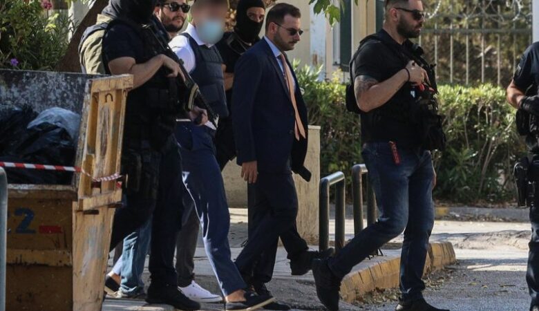 Στον ανακριτή ο 44χρονος που κατηγορείται για τη δολοφονία του τοπογράφου στο Ψυχικό – Πόσο στοίχισε το συμβόλαιο θανάτου