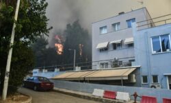Φωτιά στην Πάτρα: Προσήχθη 45χρονη που απείλησε μια μέρα πριν ότι θα κάψει το «Γηροκομειό» και το «Καραμανδάνειο»