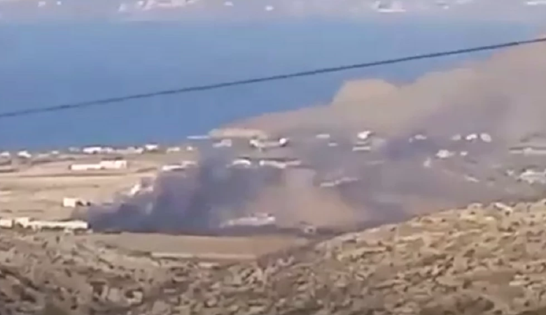 Φωτιά σε εργοστάσιο κουφωμάτων στην Πάρο – Τρομακτικό βίντεο από τις φλόγες και τους καπνούς που τυλίγουν το νησί