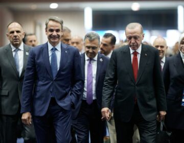 Να επανεκκινήσουν οι συνομιλίες για το Κυπριακό ζήτησε ο Μητσοτάκης από τον Ερντογάν – Το κλίμα της συνάντησης των δύο ηγετών