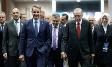 Να επανεκκινήσουν οι συνομιλίες για το Κυπριακό ζήτησε ο Μητσοτάκης από τον Ερντογάν – Το κλίμα της συνάντησης των δύο ηγετών