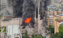 Ξέσπασε φωτιά σε εμπορικό κέντρο στη Ζιγκόνγκ της Κίνας – Σοκάρει το βίντεο