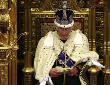Βασιλιάς Κάρολος: Η κυβέρνηση θέλει να επαναπροσδιορίσει τις σχέσεις της με τους ευρωπαίους εταίρους της