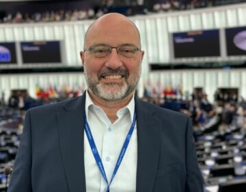 Σάκης Αρναούτογλου: Με τον Γρηγόρη μοιάζουμε σε αρκετά αλλά εκφραζόμαστε διαφορετικά