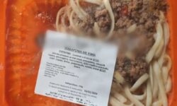 Πρόστιμο άνω των 330.000 ευρώ στην εταιρεία προμήθειας σχολικών γευμάτων μετά την τροφική δηλητηρίαση μαθητών στη Λαμία