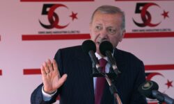 Προκλητικός ο Ερντογάν στην τουρκική φιέστα από τα Κατεχόμενα: Μίλησε για «ειρηνευτική επιχείρηση του 1974» – Επιτέθηκε σε Μητσοτάκη και Δένδια