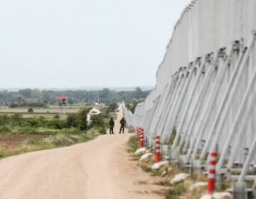 Φράχτη μήκους 8,5 χλμ. κατασκευάζει στον Έβρο και η Τουρκία