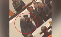 Θύμα ξυλοδαρμού έπεσε βουλευτής της αντιπολίτευσης στην τουρκική Εθνοσυνέλευση – Δείτε βίντεο
