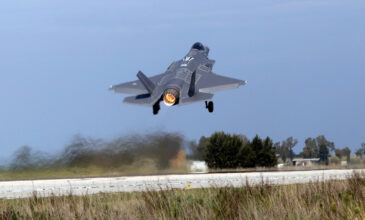 Δένδιας: Υπεγράφη η επιστολή αποδοχής για τα F-35 – «H Ελλάδα χτίζει πανίσχυρες Ε.Δ. αγοράζοντας το πιο σύγχρονο πολεμικό αεροσκάφος στον κόσμο»