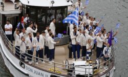Ολυμπιακοί Αγώνες 2024: Η ελληνική αποστολή… έπλευσε πρώτη στον Σηκουάνα