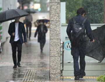 Ιαπωνία: Σφοδρές βροχοπτώσεις, 4.000 απομακρύνθηκαν εσπευσμένα από τα σπίτια τους – Τρεις αγνοούμενοι
