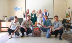 Ομάδα ρομποτικής νεαρών προσφύγων που σαρώνει βραβεία διεθνώς έρχεται στην Αθήνα