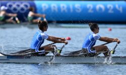 Ολυμπιακοί Αγώνες 2024: Στον ημιτελικό του διπλού σκιφ ελαφρών βαρών προκρίθηκαν Ζωή Φίτσιου και Μιλένα Κοντού