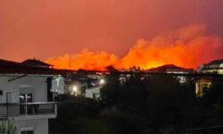 Μεγάλη φωτιά σε εξέλιξη ανάμεσα σε Πολύκαστρο και Πευκοδάσος στο Κιλκίς – Ήχησε το 112
