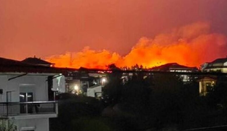 Μεγάλη φωτιά σε εξέλιξη ανάμεσα σε Πολύκαστρο και Πευκοδάσος στο Κιλκίς – Ήχησε το 112