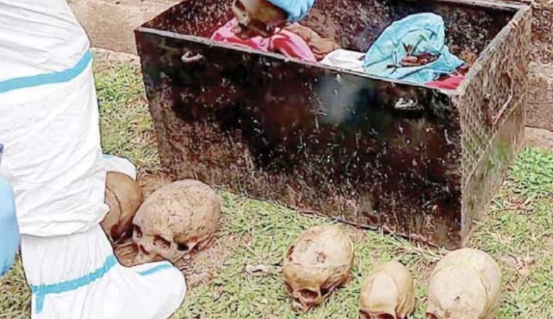 Θρίλερ στην Ουγκάντα: Δεκαεπτά κρανία βρέθηκαν θαμμένα σε αυτοσχέδιο χώρο λατρείας