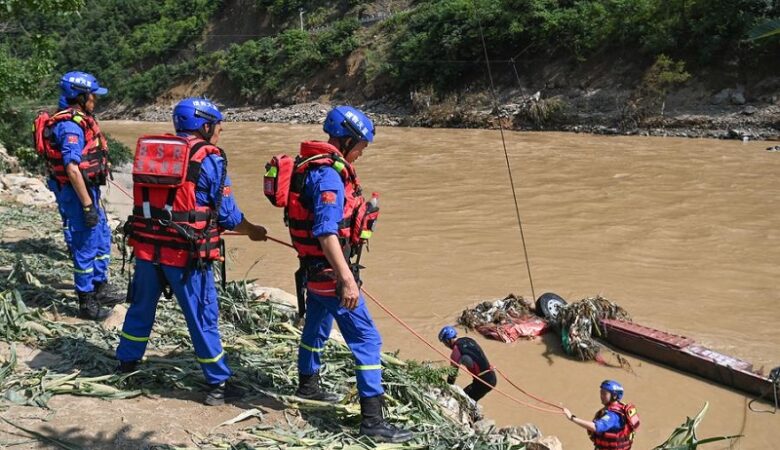 Κίνα: Τουλάχιστον 38 νεκροί από την κατάρρευση γέφυρας μετά από πλημμύρες