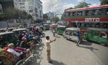 Η «εκρηκτική» κατάσταση παραμένει στο Μπαγλαντές εν αναμονή νέας προσωρινής κυβέρνησης