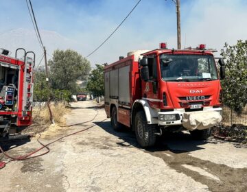 Φωτιά σε εργοστάσιο πλαστικών στη Ριτσώνα – Δείτε βίντεο